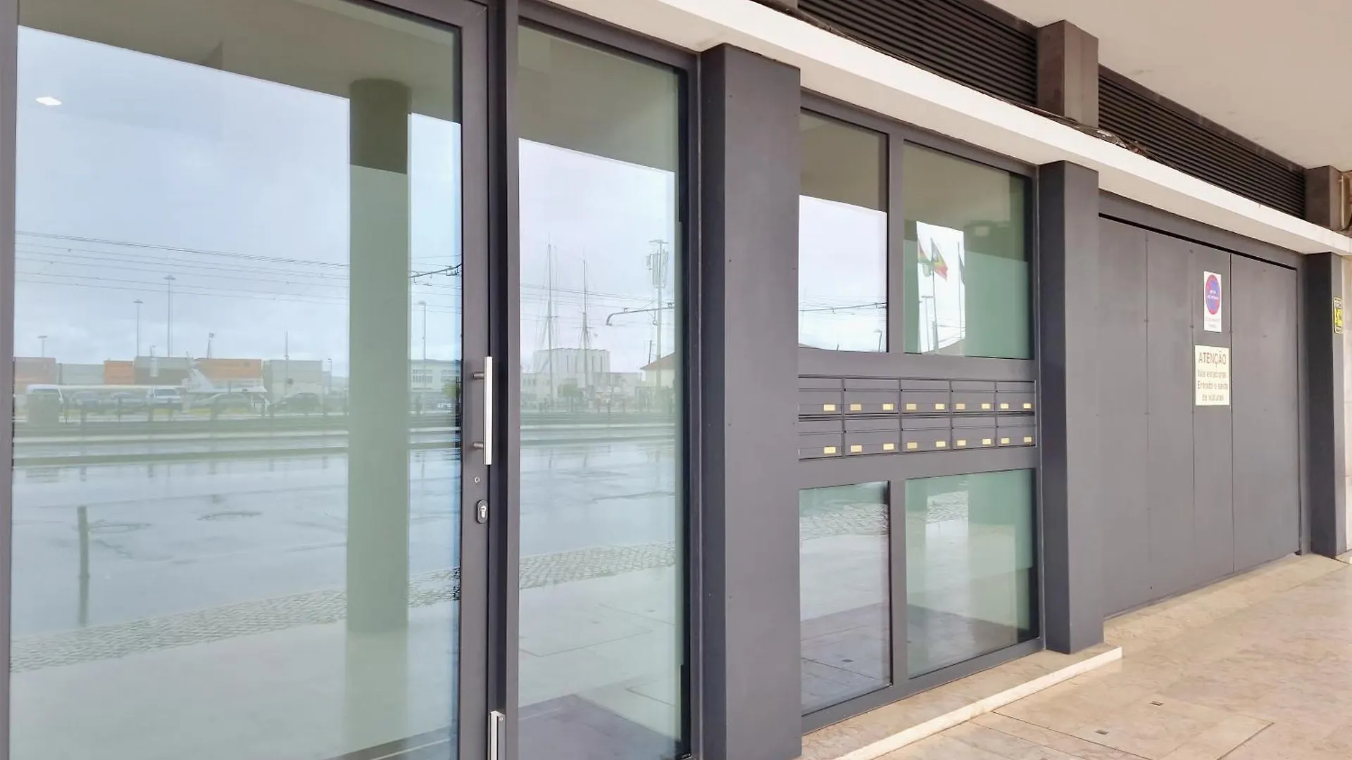Mbird Riverside 2Bd Flat With Garage Lisboa 0*,